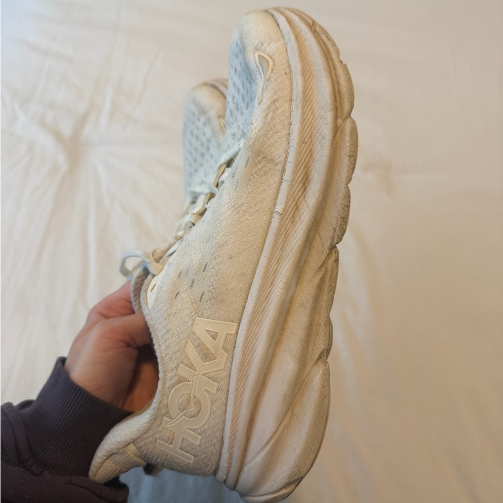 Hoka Women's White Clifton 9 Shoes - Picture 9 of 10